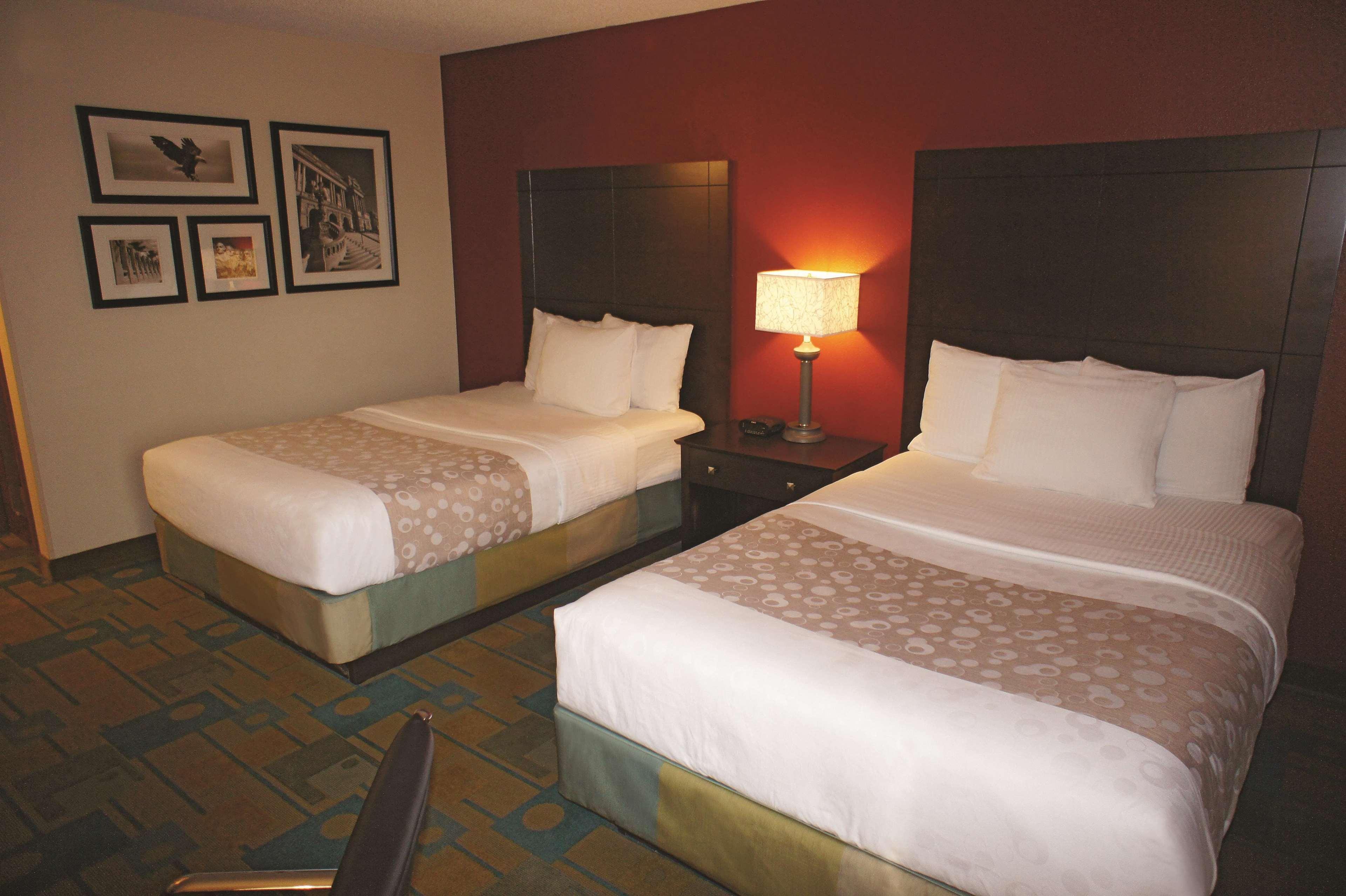 Hotel La Quinta By Wyndham Plattsburgh Exterior foto