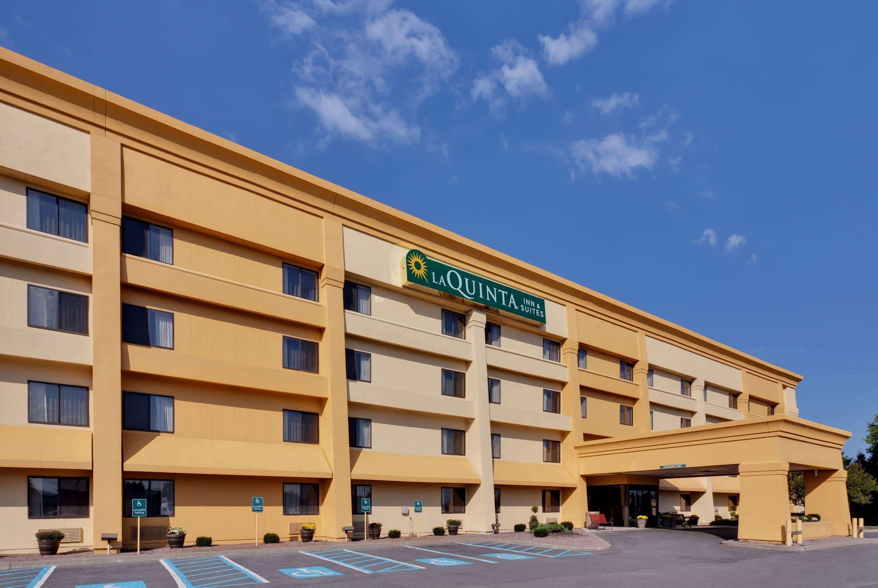 Hotel La Quinta By Wyndham Plattsburgh Exterior foto