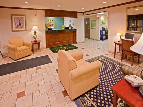 Hotel La Quinta By Wyndham Plattsburgh Interior foto