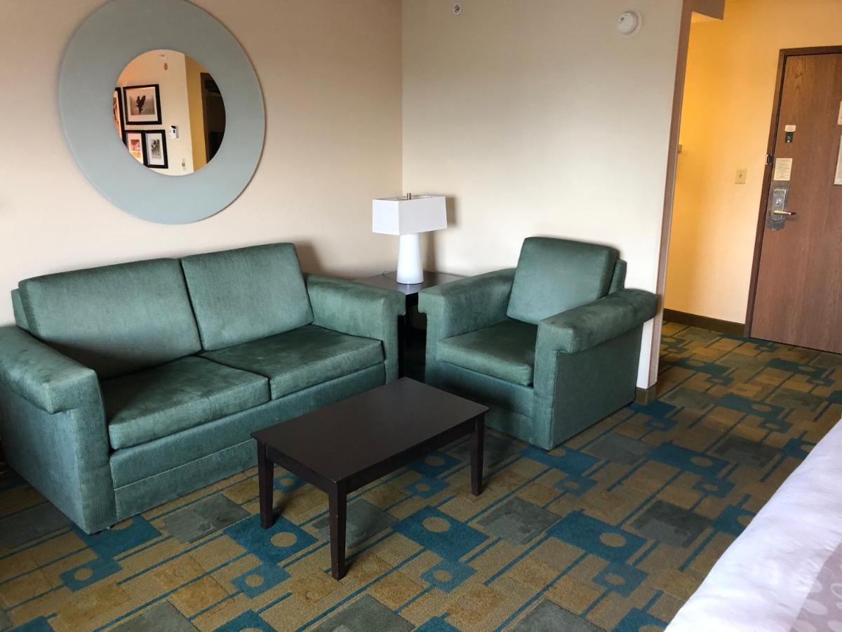 Hotel La Quinta By Wyndham Plattsburgh Exterior foto